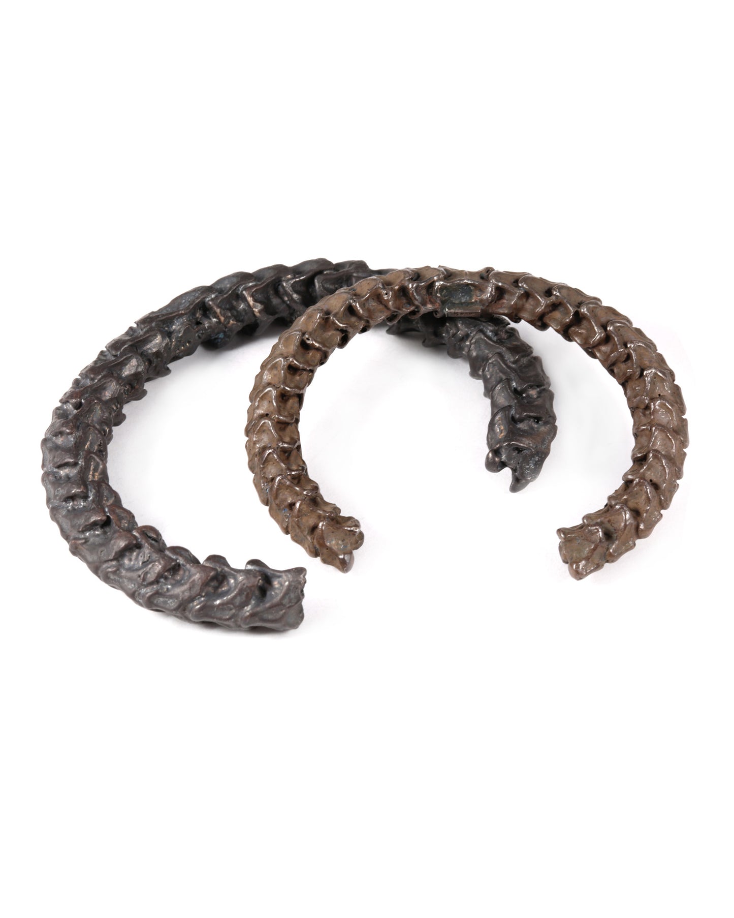 Vertebrae Cuff In Oxidized Silver