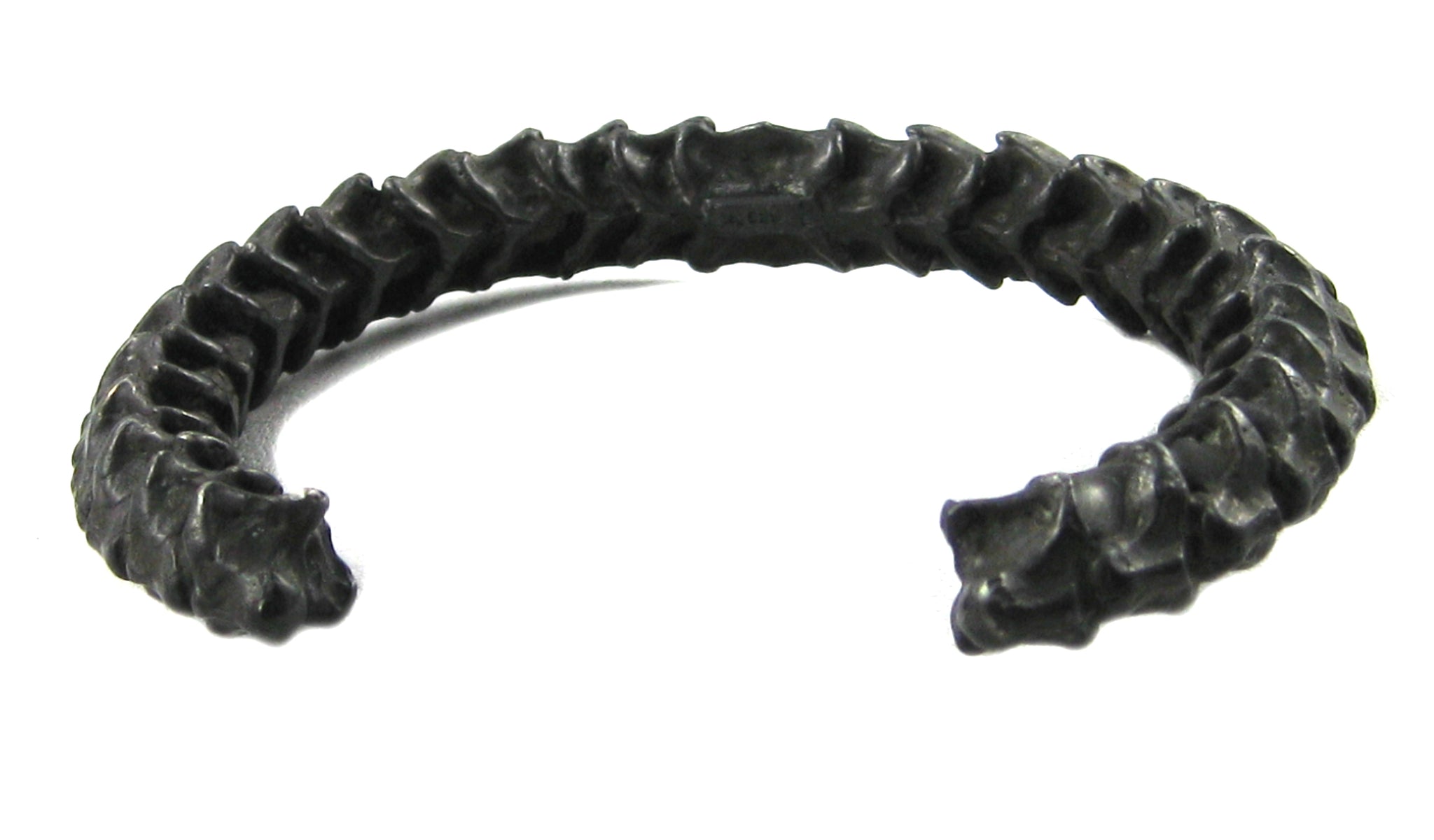 Vertebrae Cuff In Oxidized Silver