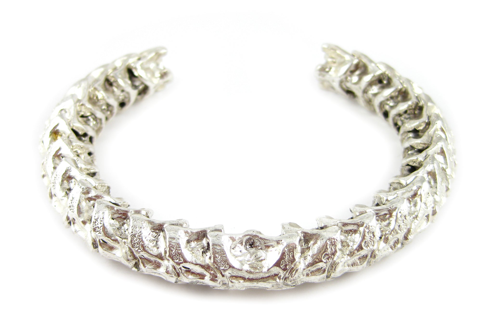 Vertebrae Cuff in Silver